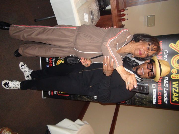 D.L. Hughley at Free Lunch Friday Angie’s Soul Food [Photos]
