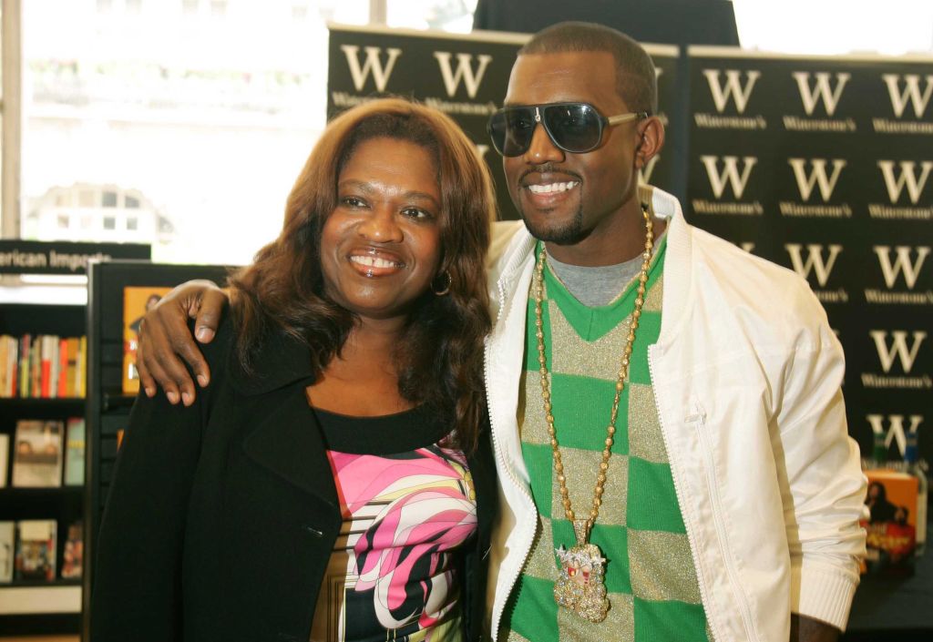 Kanye West Signs Copies of 'Raising Kanye: Life Lessons From The Mother Of A Hip-Hop Superstar'