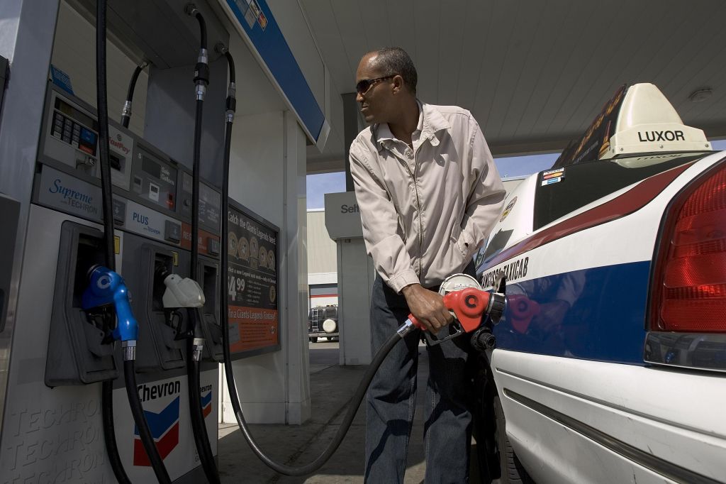 Gas Prices Rise As Hurricane Rita Threatens Refineries