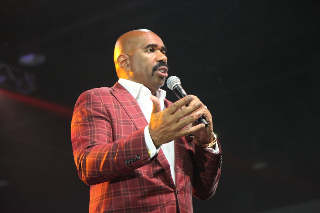 Steve Harvey - Family Fued Live