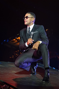Maxwell & Mary J. Blige Performs King & Queen of Hearts Tour