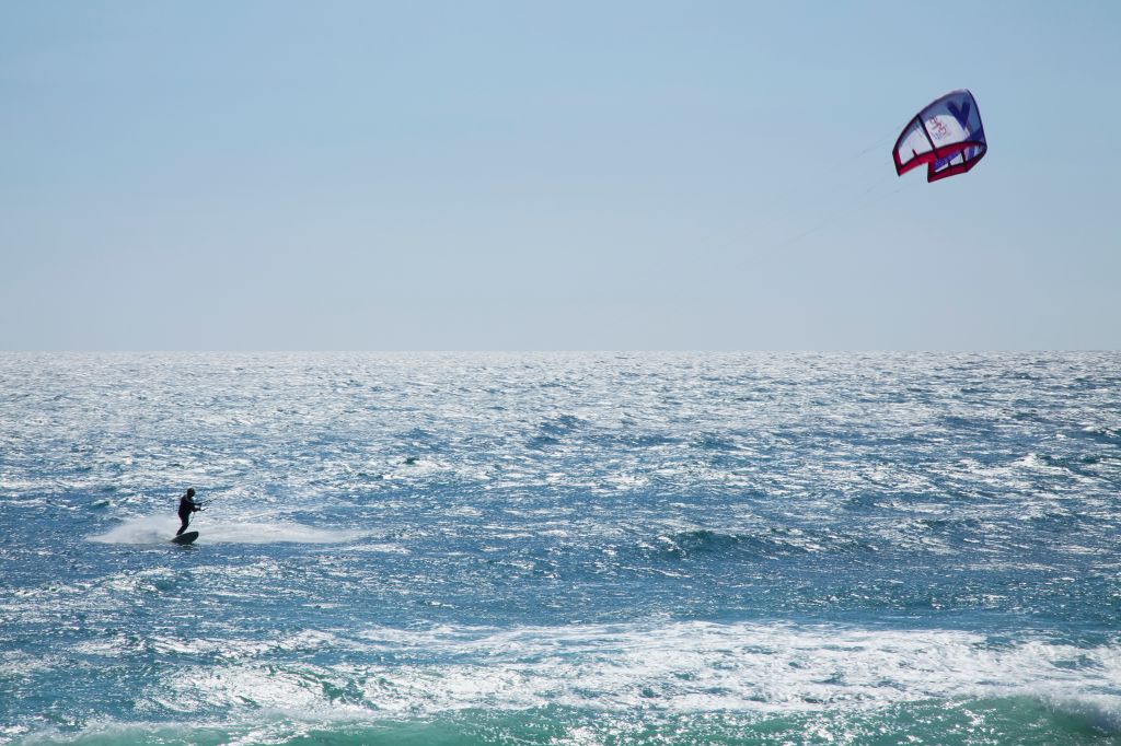 Kitesurfing