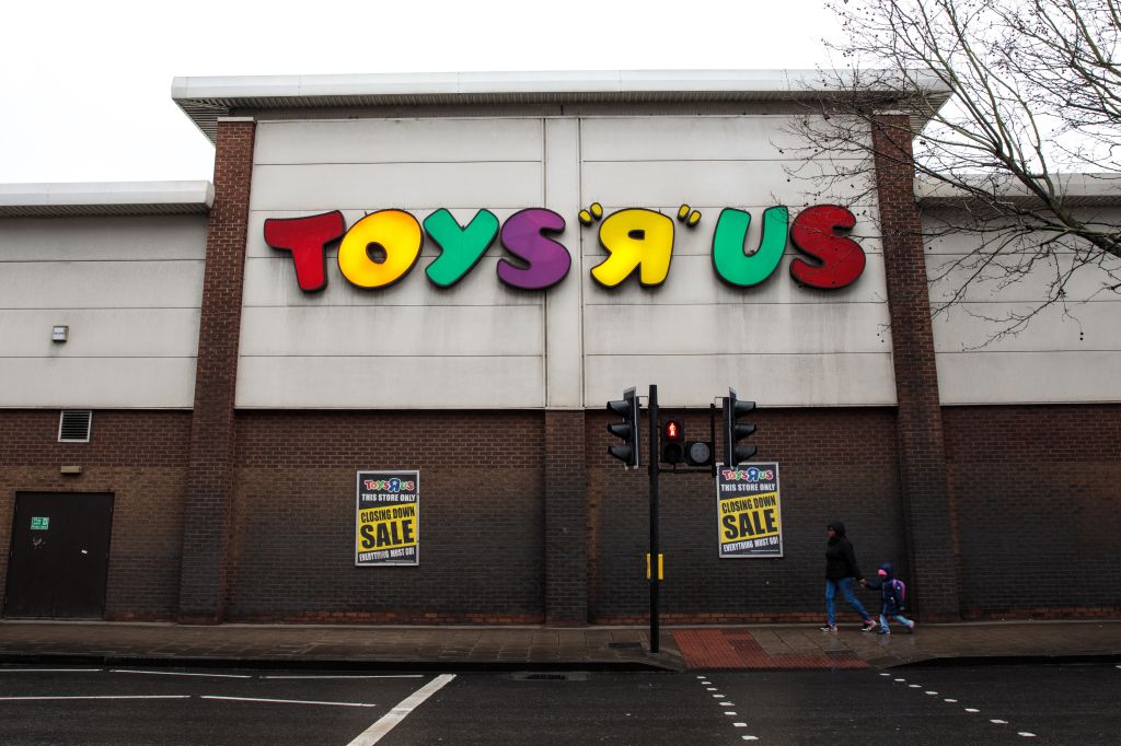 Beleaguered Toys R Us Battles For Survival