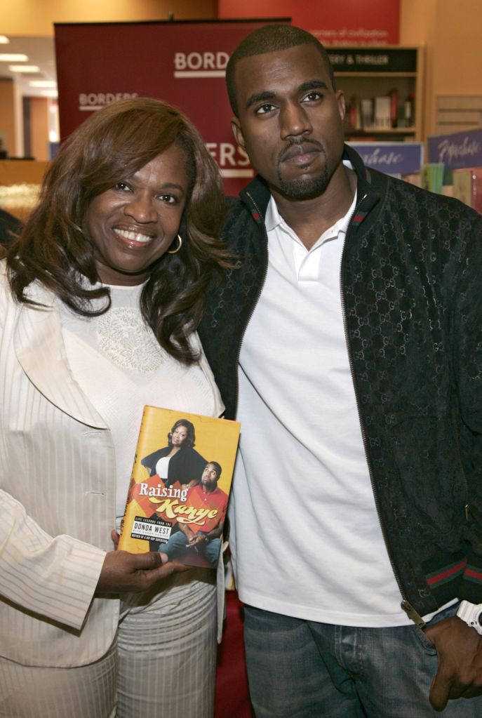 Donda West Signs Copies of Her New Book, 'Raising Kanye' - June 6, 2007