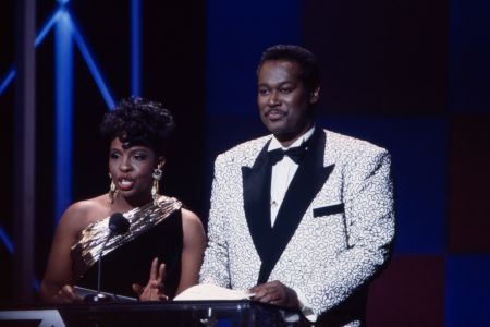 Gladys Knight, Luther Vandross Presenting On The 17th American Music Awards