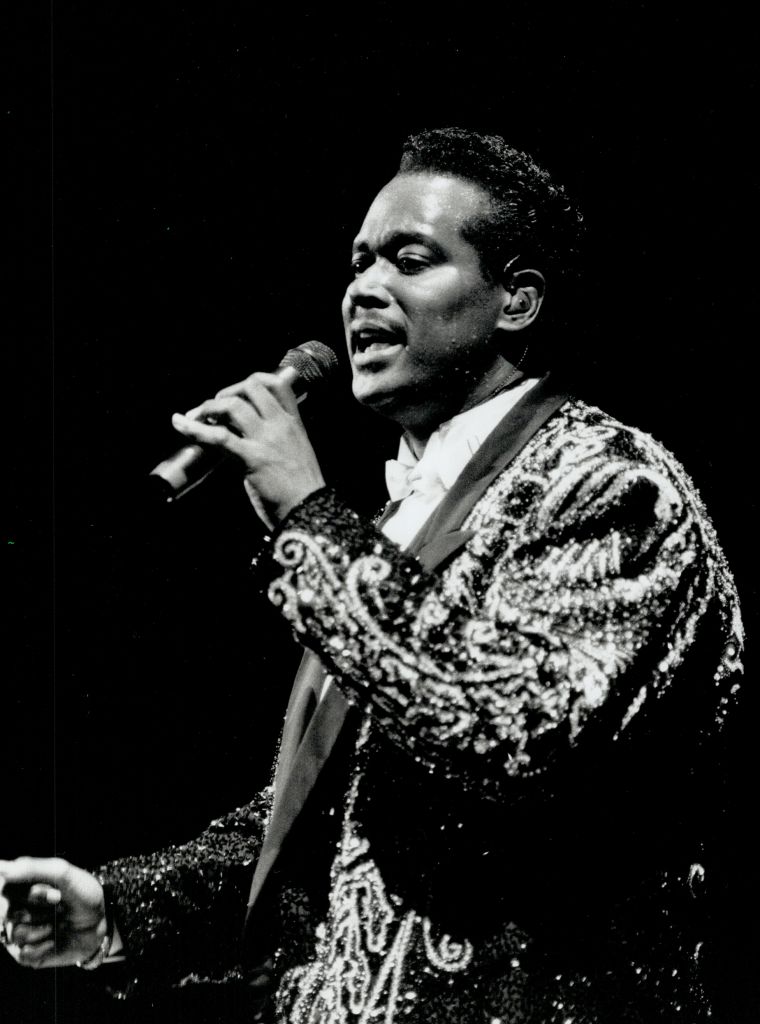 Luther Vandross brought more than a little bit of Las Vegas to 7;000 fans at Maple Leaf Gardens last