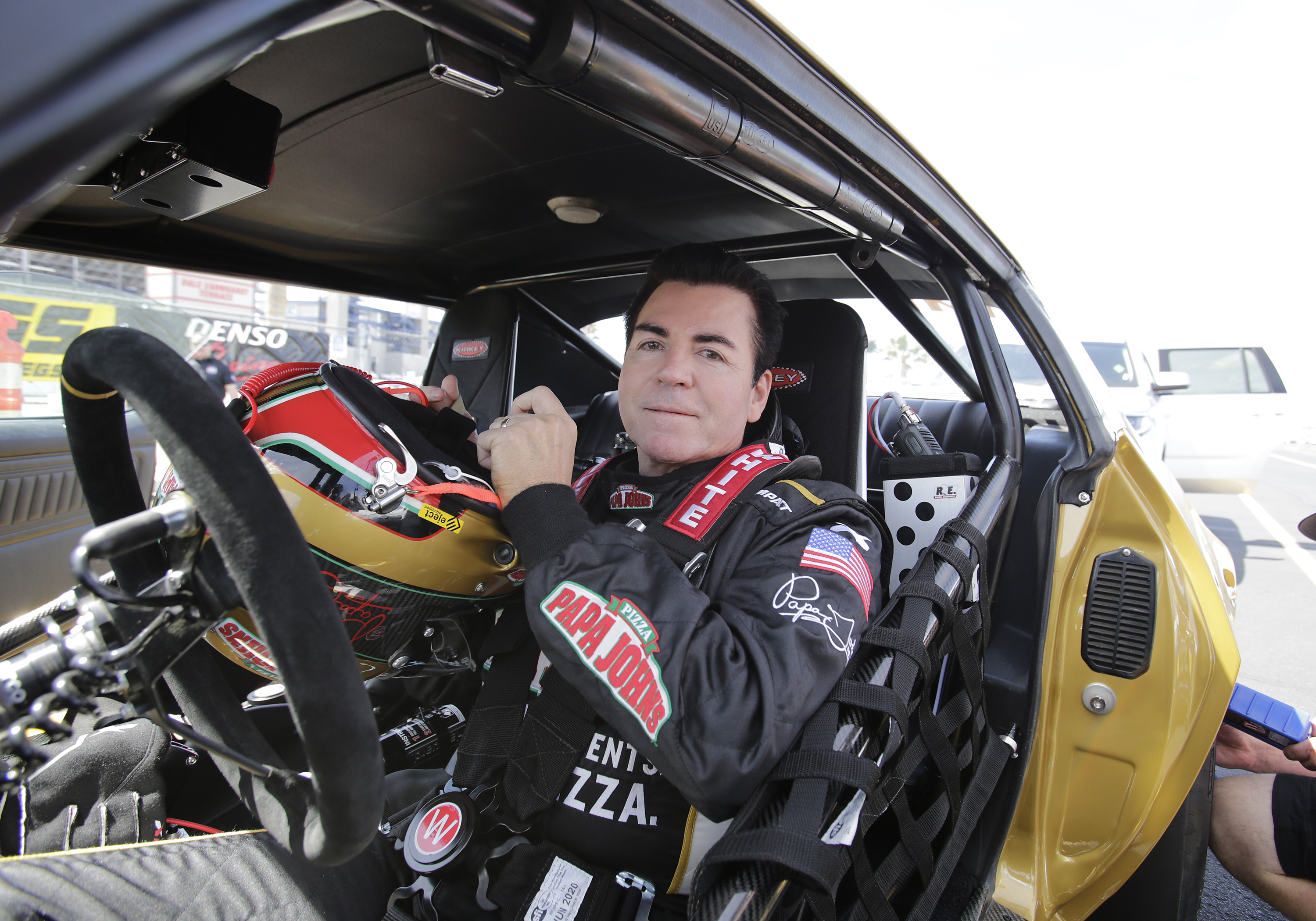 AUTO: APR 07 NHRA - DENSO Spark Plugs NHRA Four-Wide Nationals