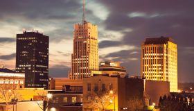 USA, Ohio, Akron, Sunset in downtown