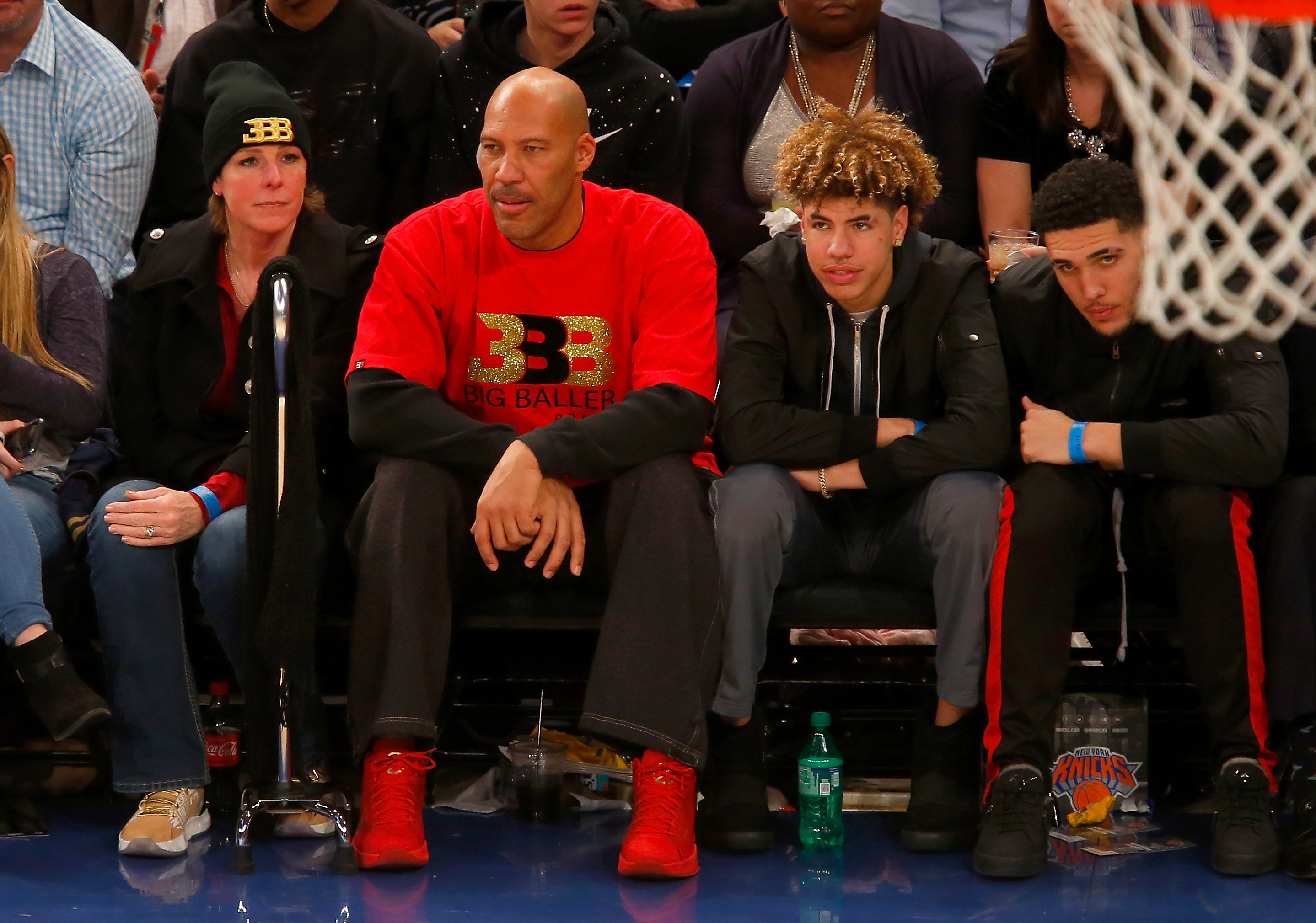 Los Angeles Lakers v New York Knicks