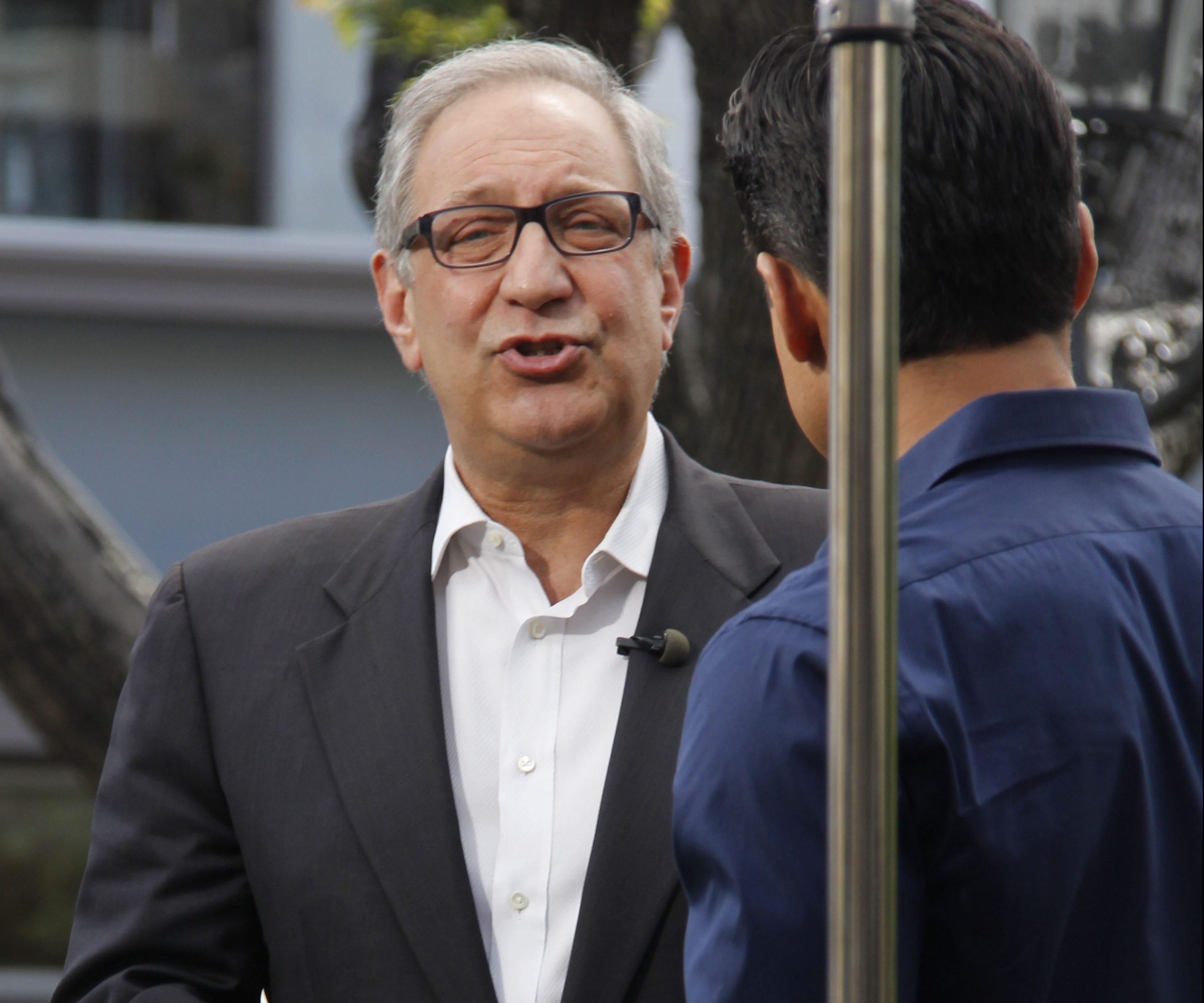 Celebrities appear on entertainment news show 'Extra'