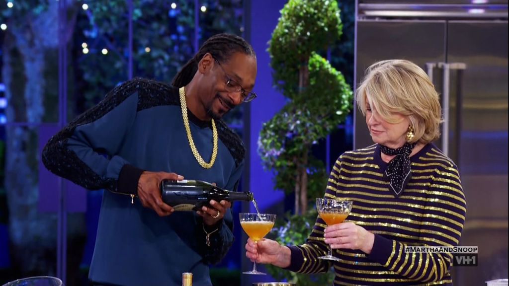 Martha & Snoop's Potluck Dinner Party Season 2 Episode 6 as seen on VH1.