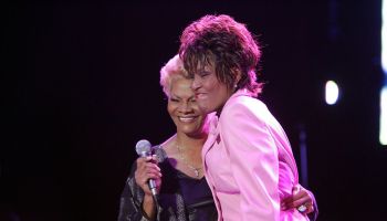 Warwick, Dionne - Saengerin, USA/ Auftritt mit Whitney Houston (r.)
