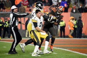 Pittsburgh Steelers v Cleveland Browns