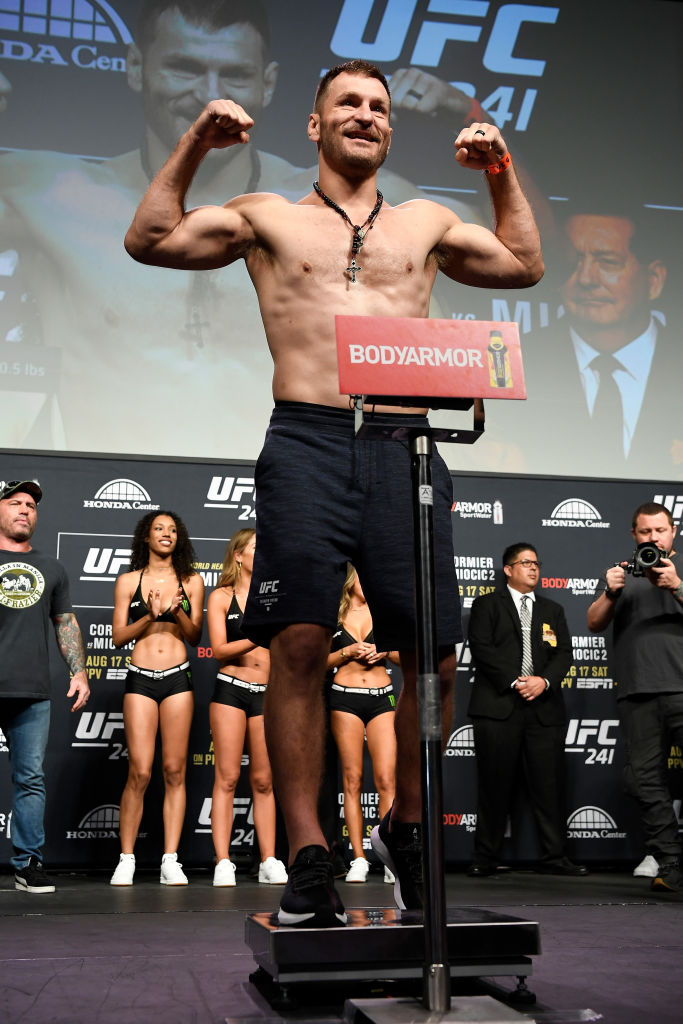 UFC 241: Weigh-ins