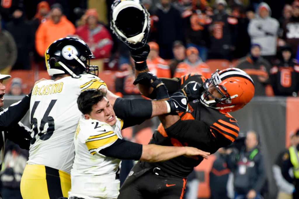 Pittsburgh Steelers v Cleveland Browns