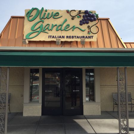 Olive Garden to Help Celebrate Leap Year Birthdays With Discounts! | 93