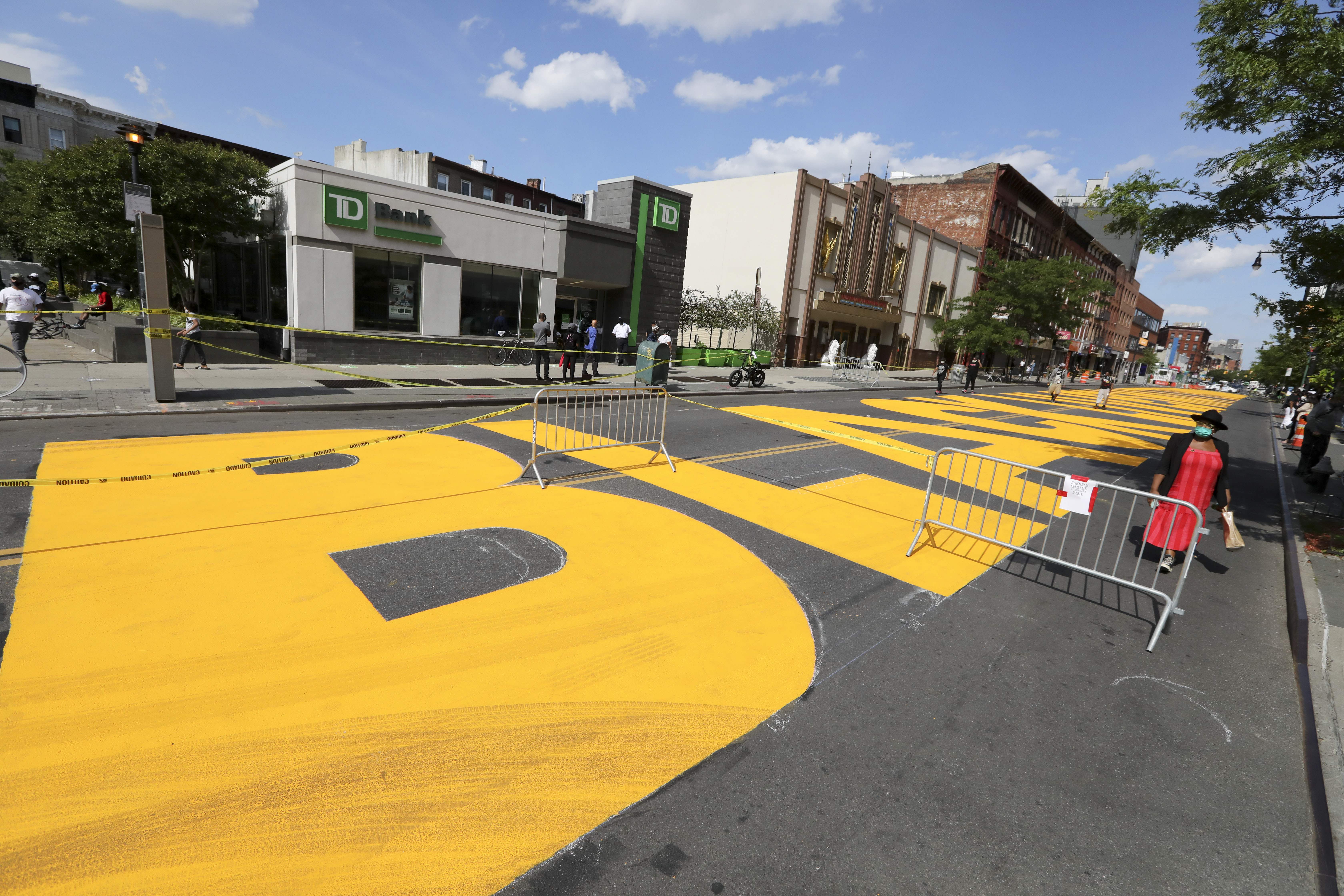 U.S.-NEW YORK-BLACK LIVES MATTER-STREET MURAL