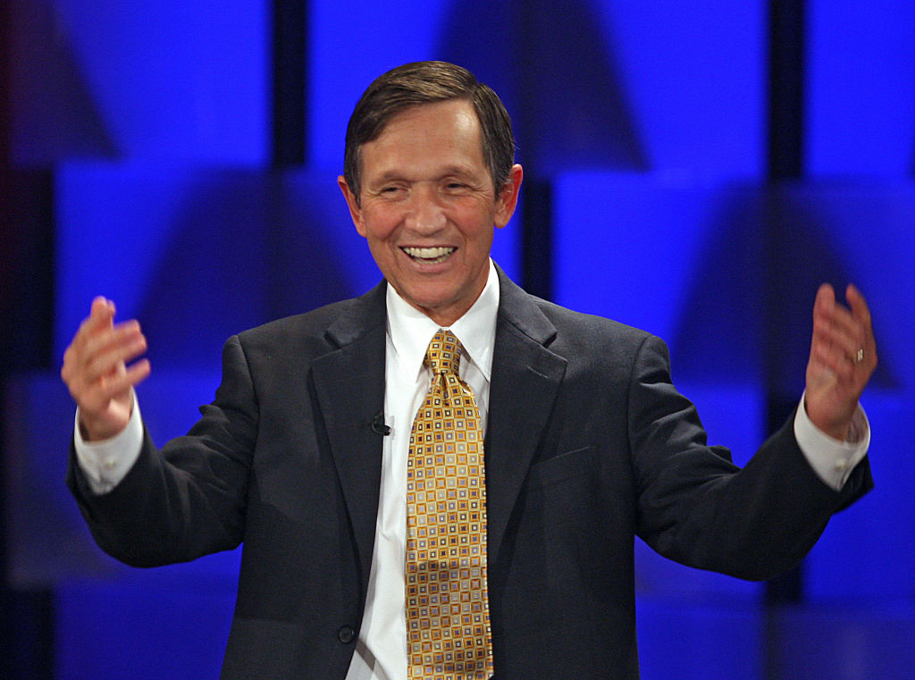 US-ELECTIONS-KUCINICH-GAY FORUM DEBATE