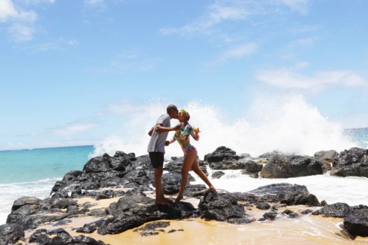 Beyonce, Jay Z & Blue Ivy Carter In Hawaii