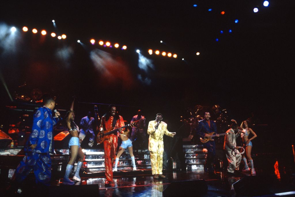 Earth, Wind & Fire In Concert 1999 - Mountain View CA