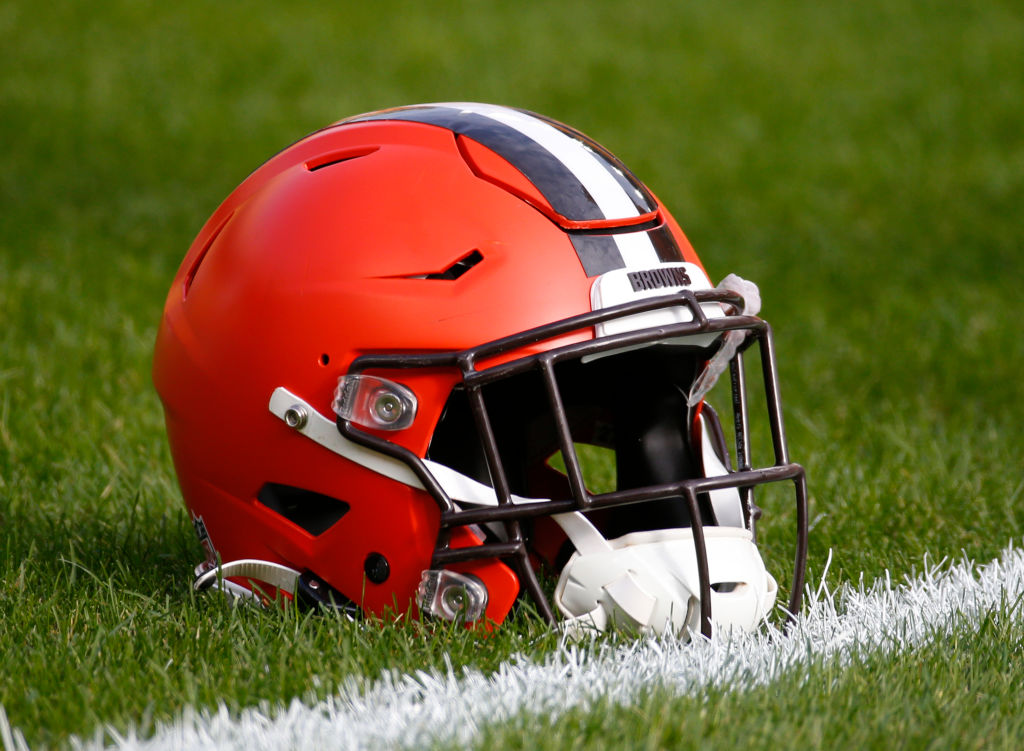 Cleveland Browns v Pittsburgh Steelers