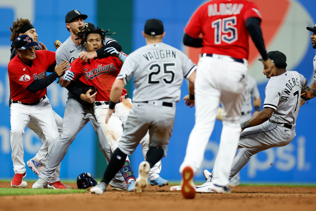 Baseball Brawl Guardians Ramirez Knocks Down White Sox Anderson