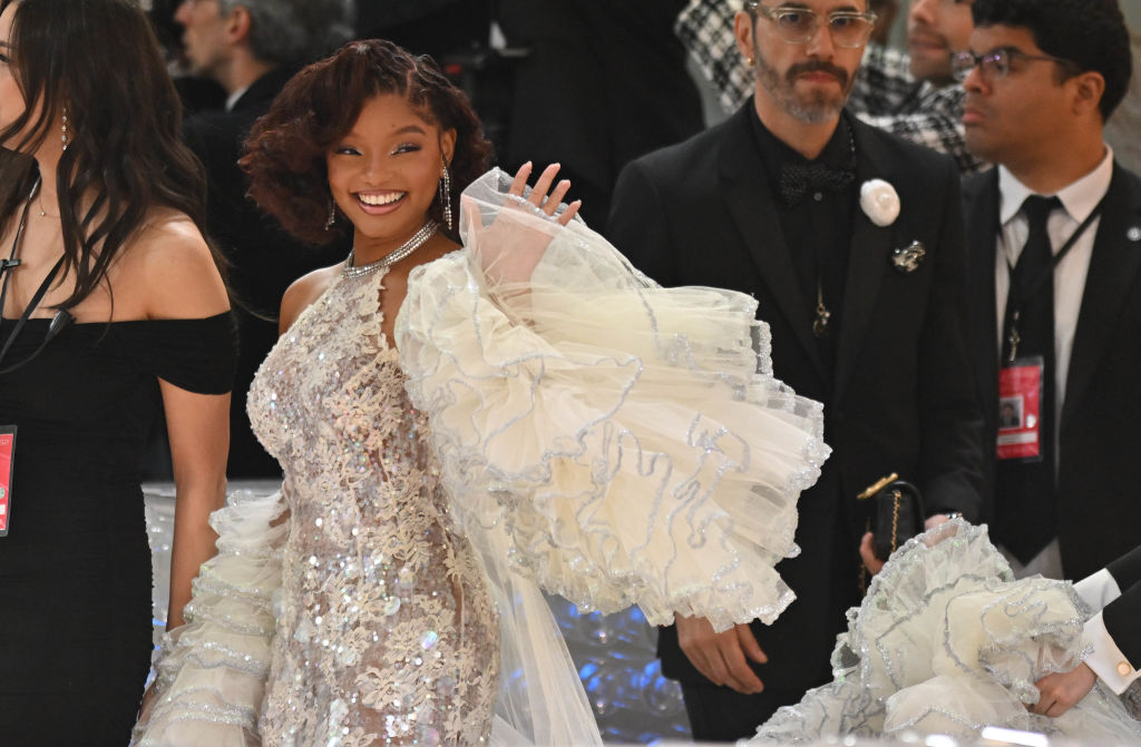 The 2023 Met Gala Celebrating "Karl Lagerfeld: A Line Of Beauty" - Street Sightings